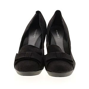 Solesenseability Suede Pumps